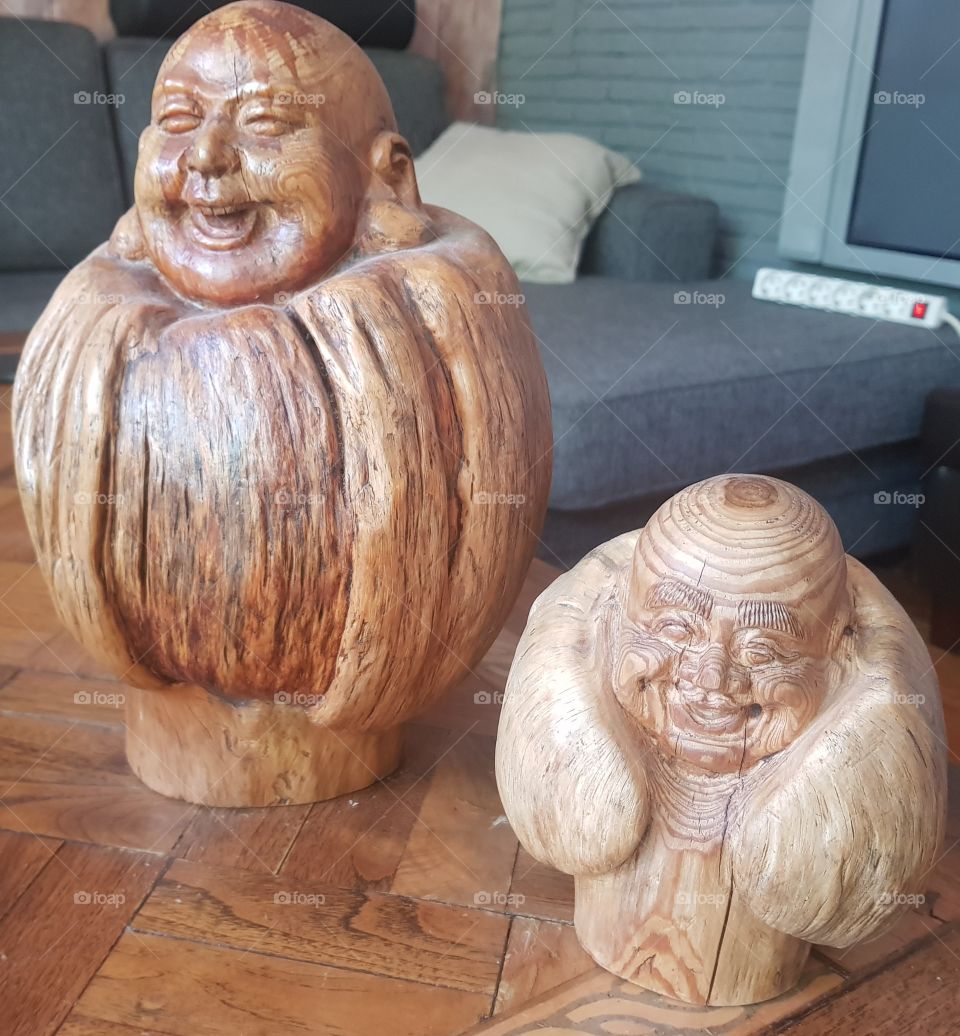 Who does not know him: that happy, smiling guy with a big belly.
Two pieces can be seen here. Laughing buddha.
