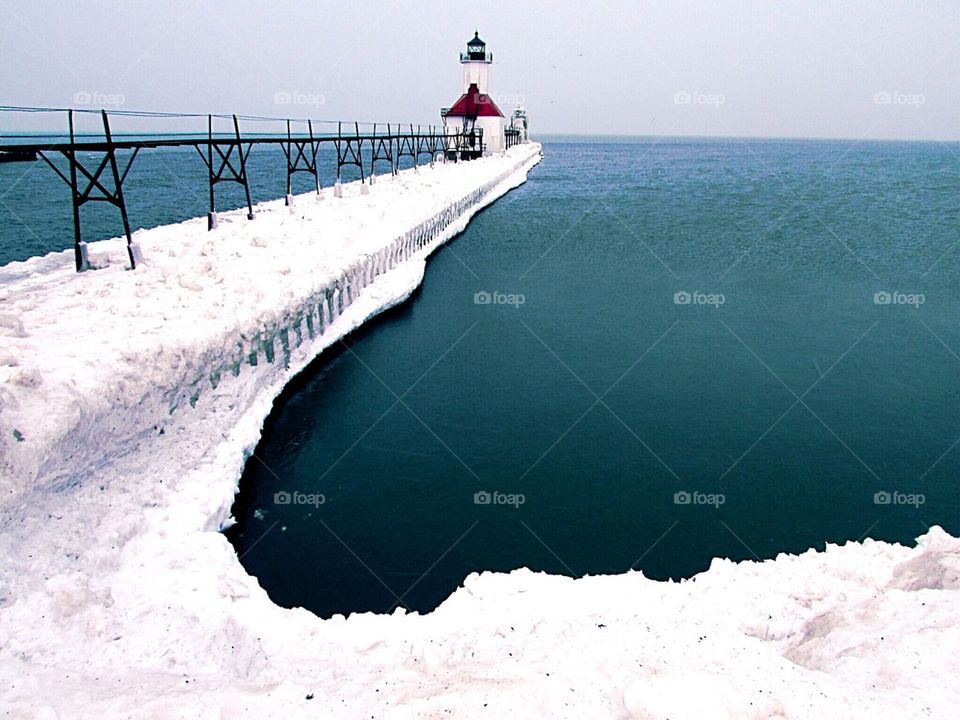 Frozen lighthouse 