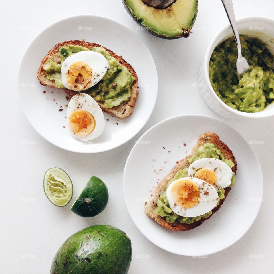 Awesome Food Flats Lays : Classic avocado toasts with boiled eggs.