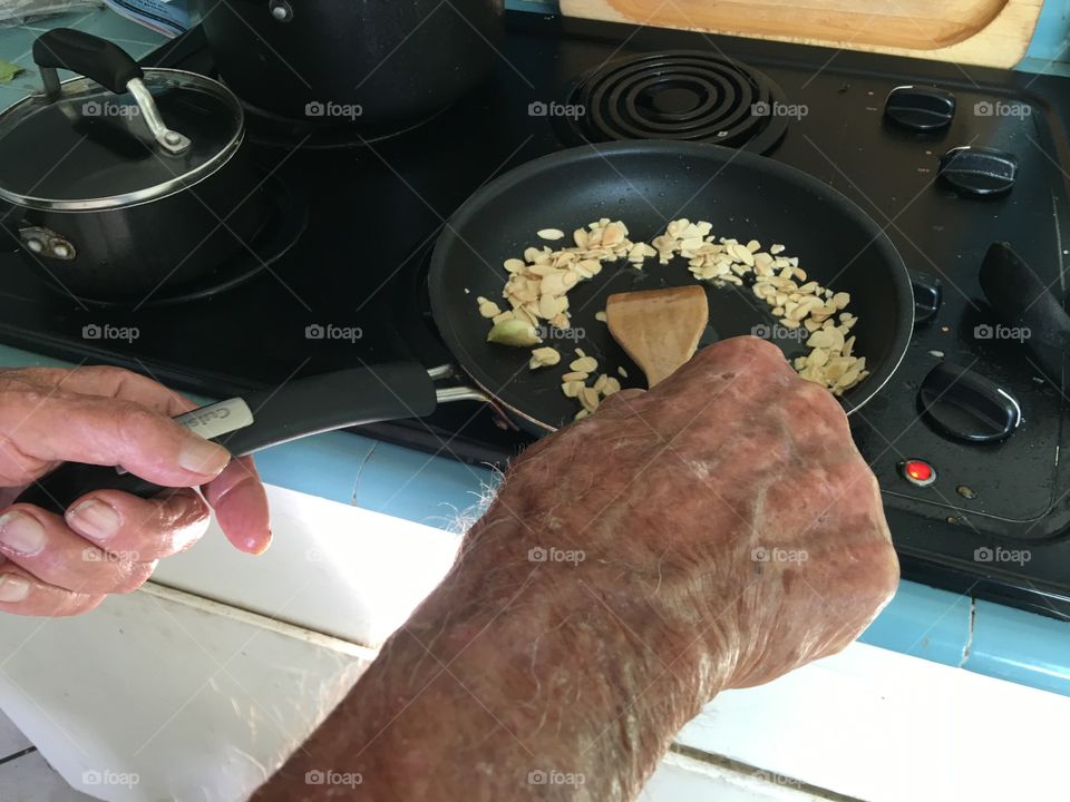 Cooking onions 