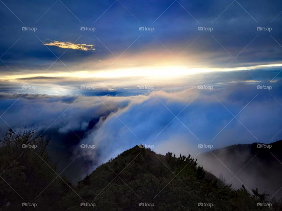 Mountains shrouded in clouds