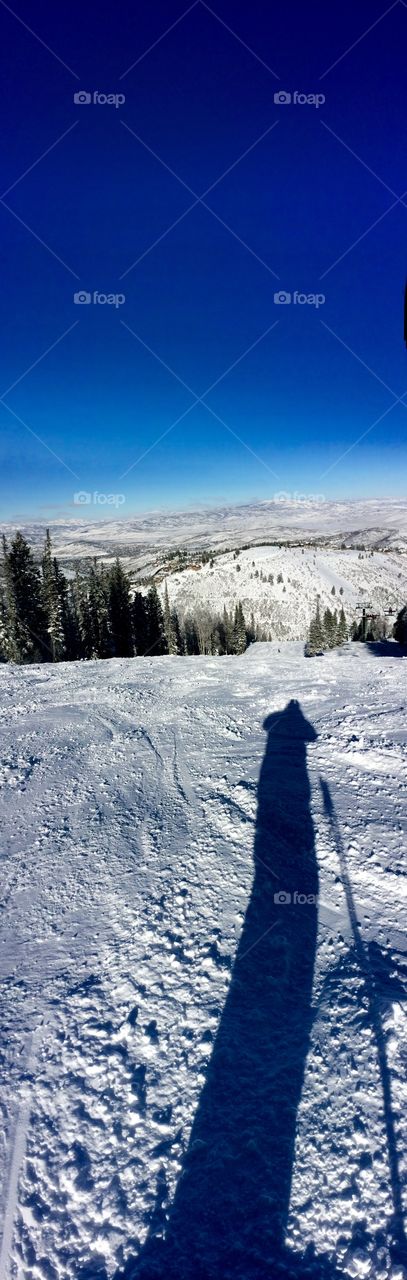 Ski shadow 