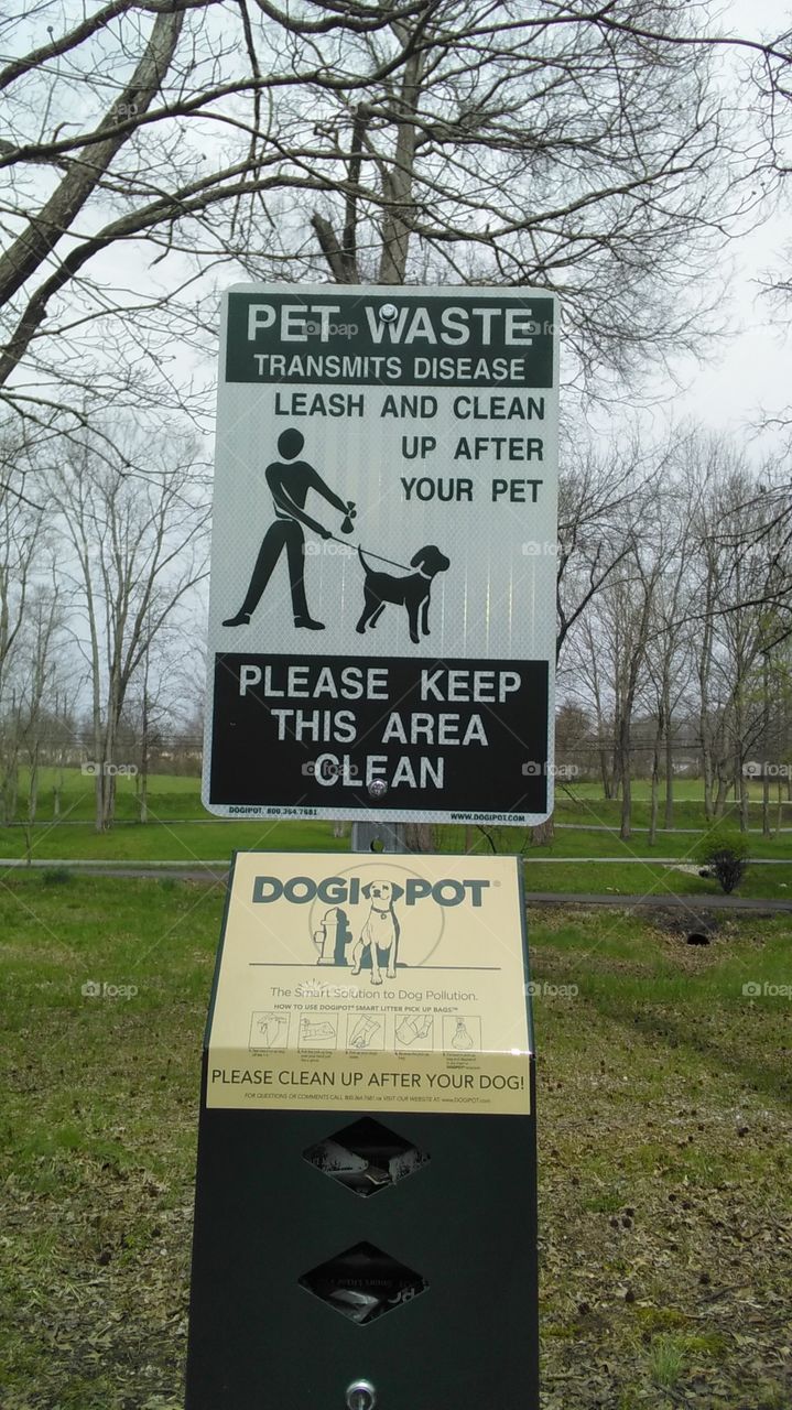 Pick up poop sign