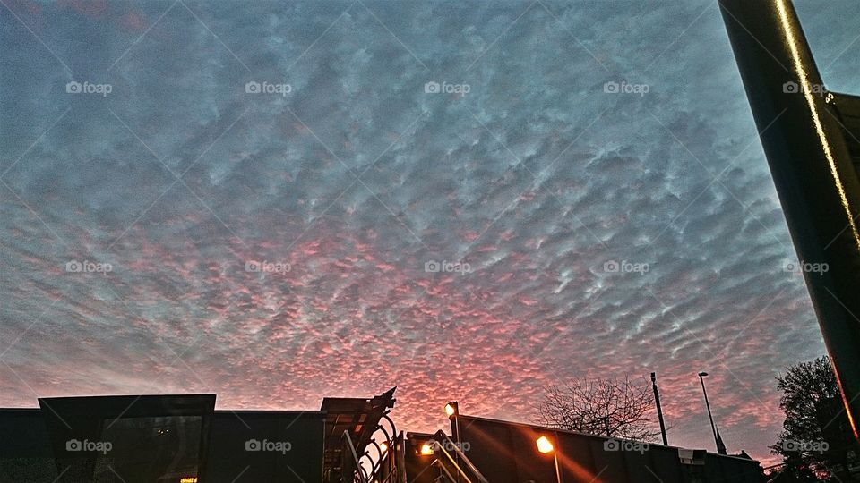 red glow
clouds in morning