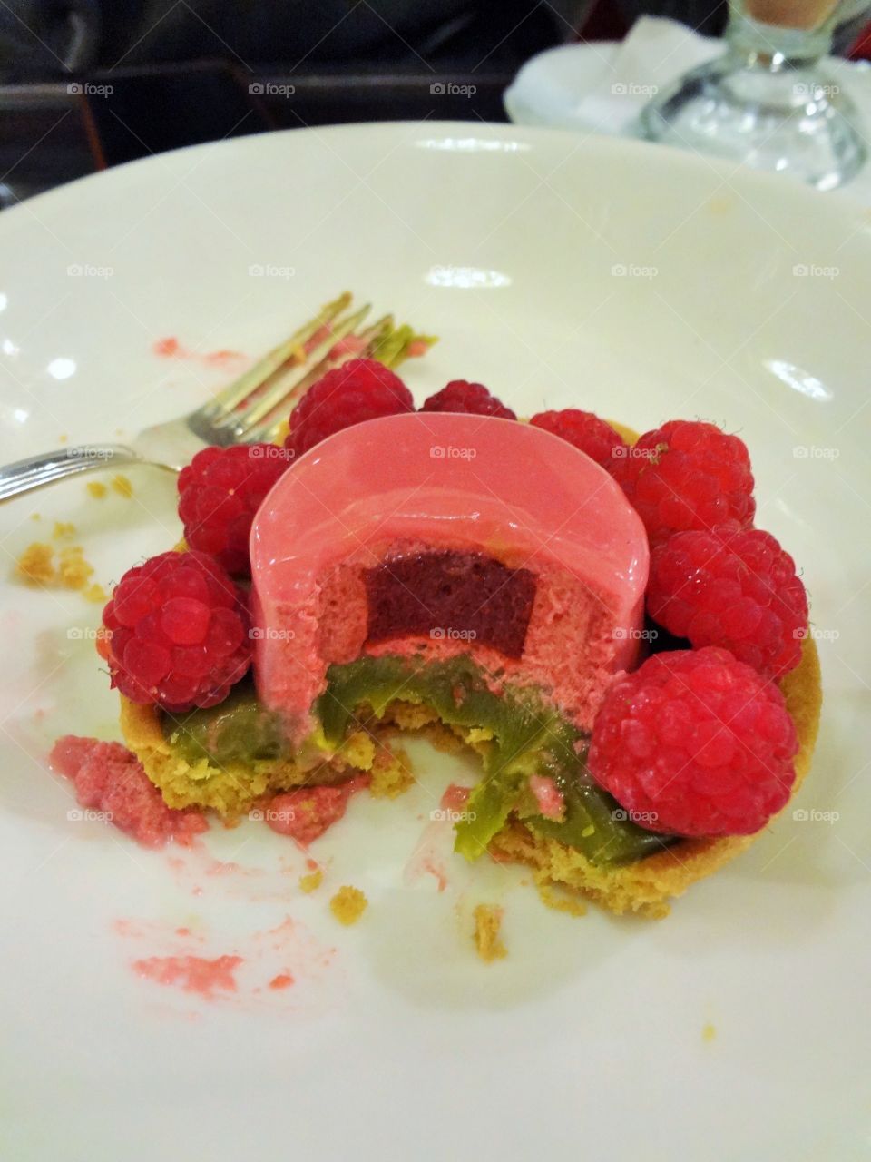 Pistachio raspberry tart 