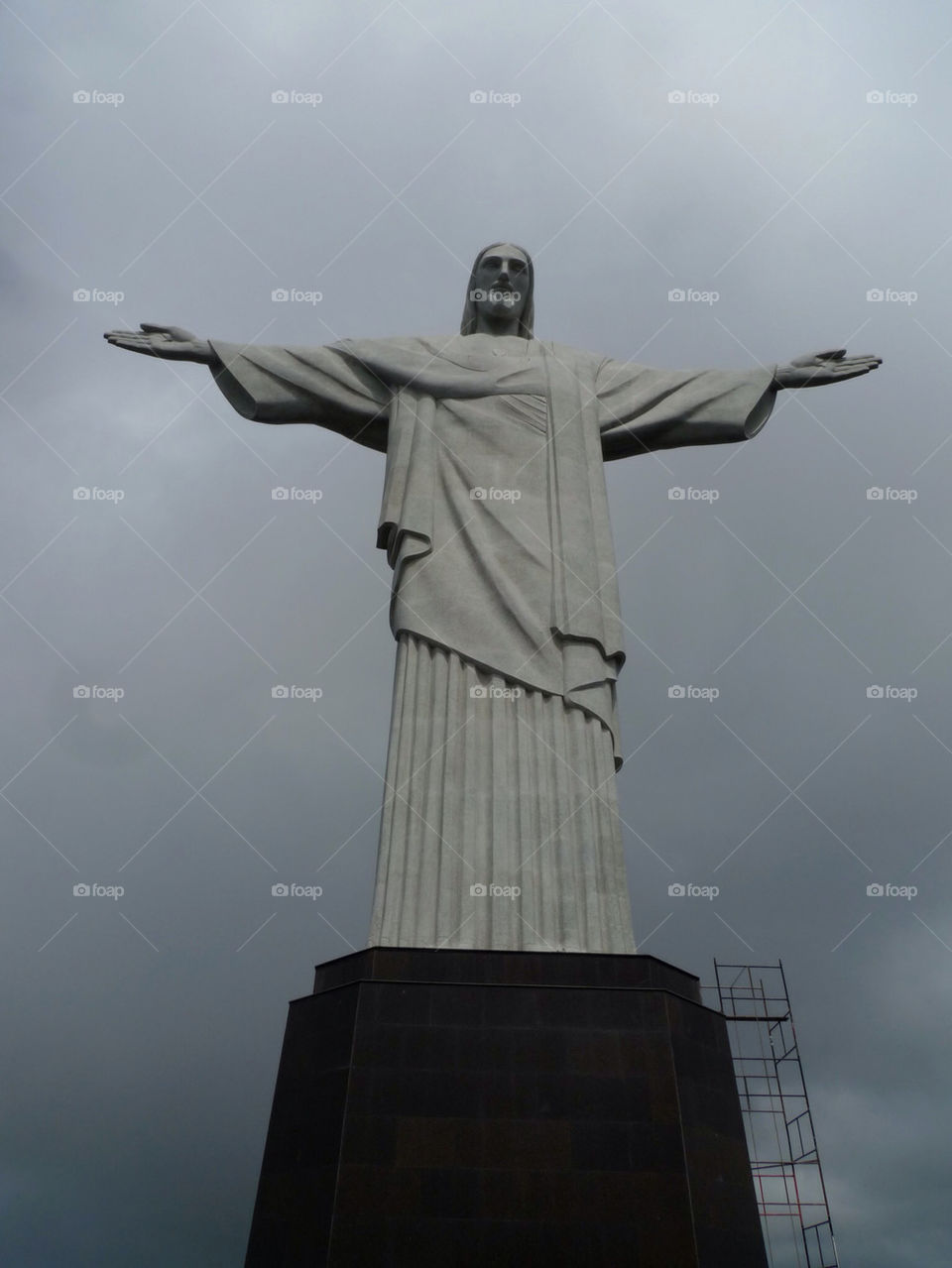 statue monument jesus christ by vixlens