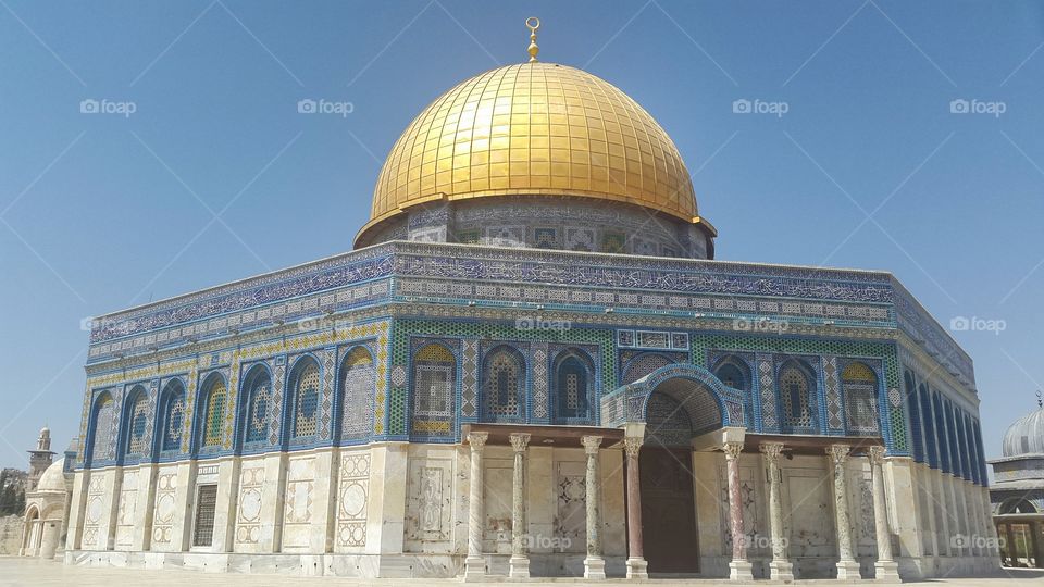 golden dome. jerusalen golden dome