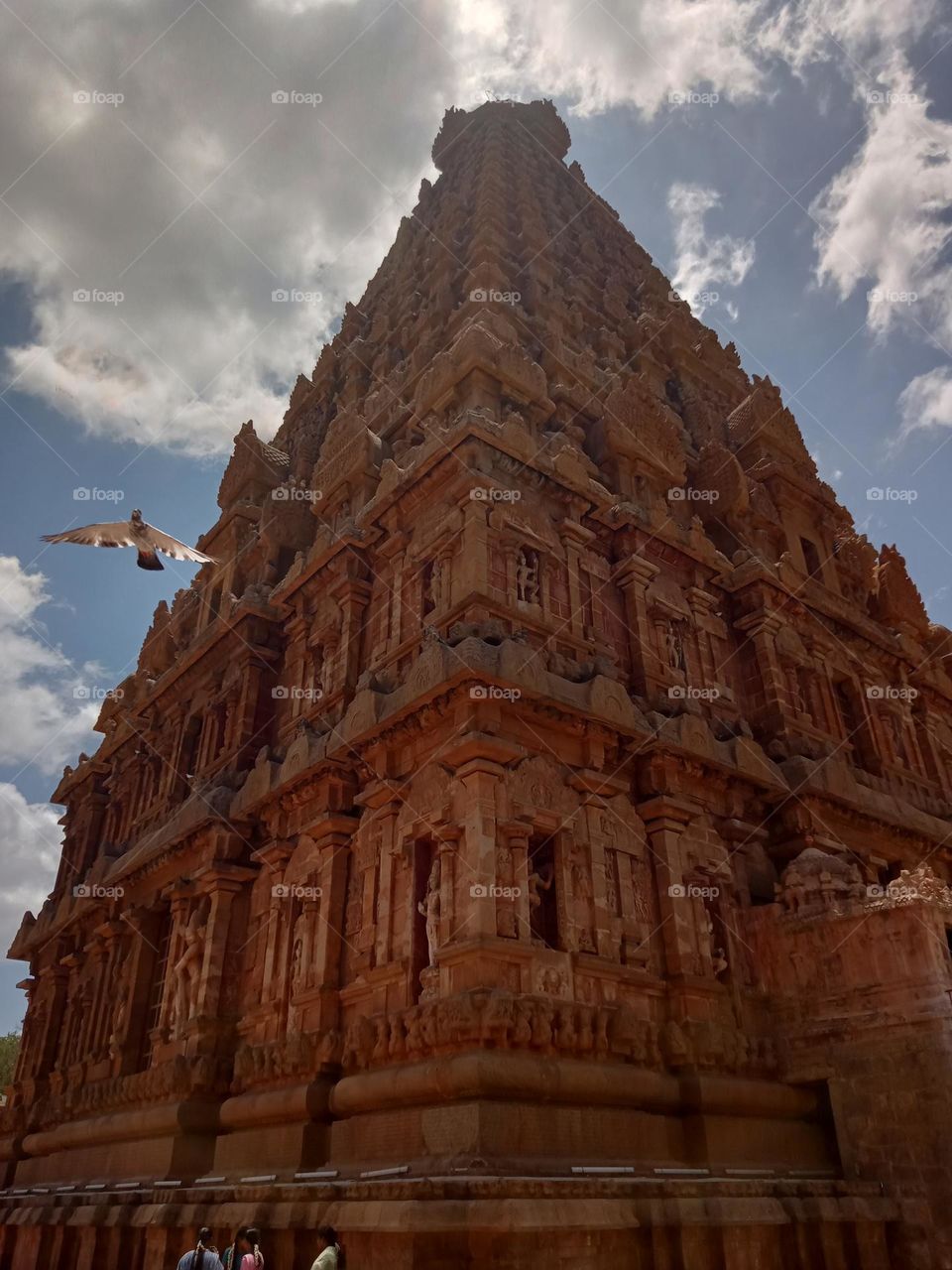 ravarma vanguvo  Biggest stone temple, Large stonework, Big temple in India, Ancient temple