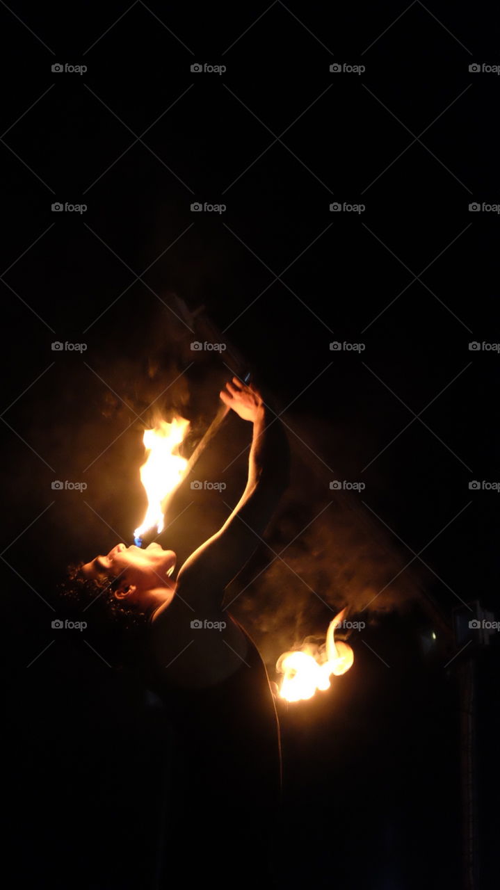 Travel  desert camp in dubai
 