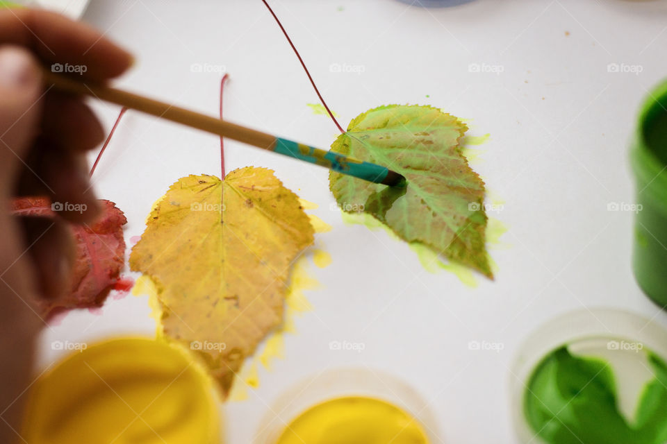 Painting autumn leaf