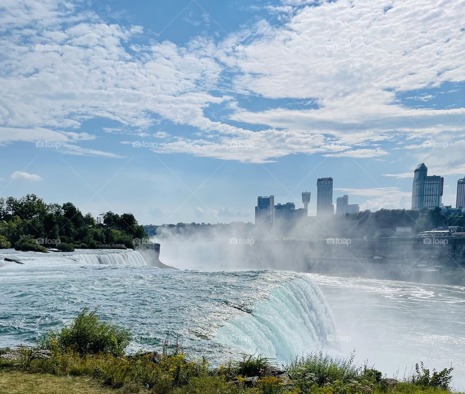 Niagra Falls on a partly cloudy day 