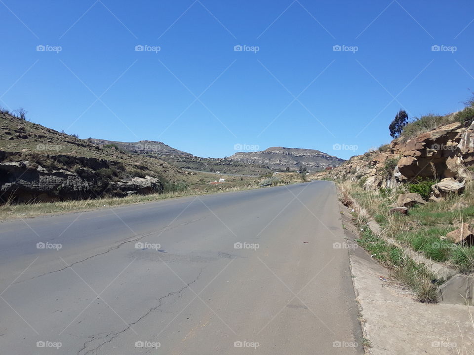 A sunny road,Comet valley