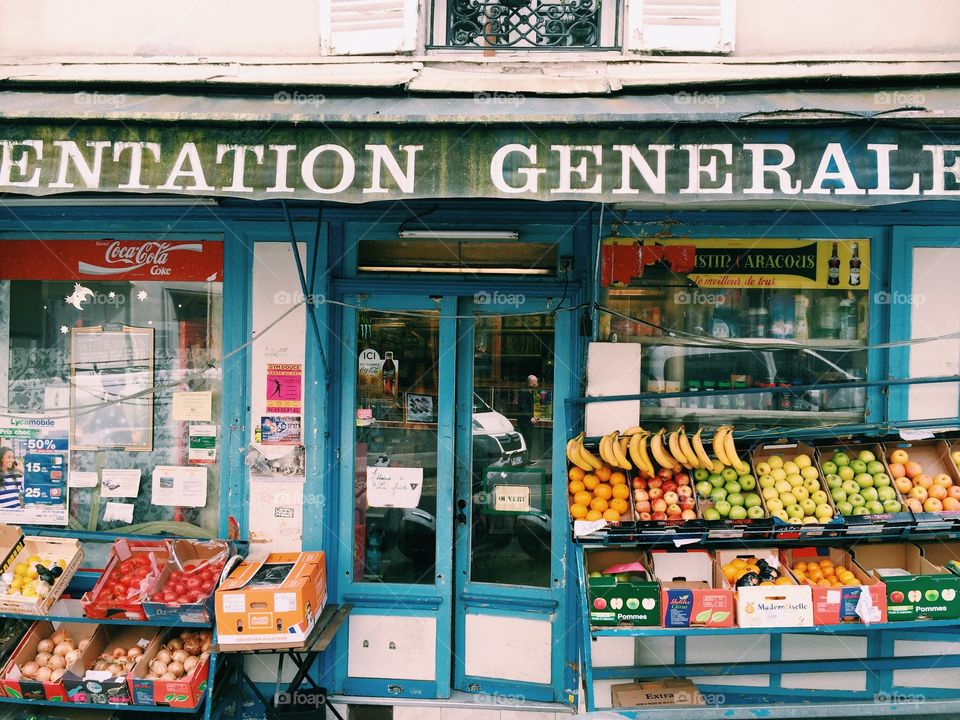 Fruit stand in Paris 