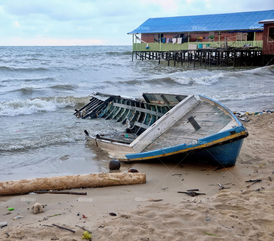 boat at LG beach