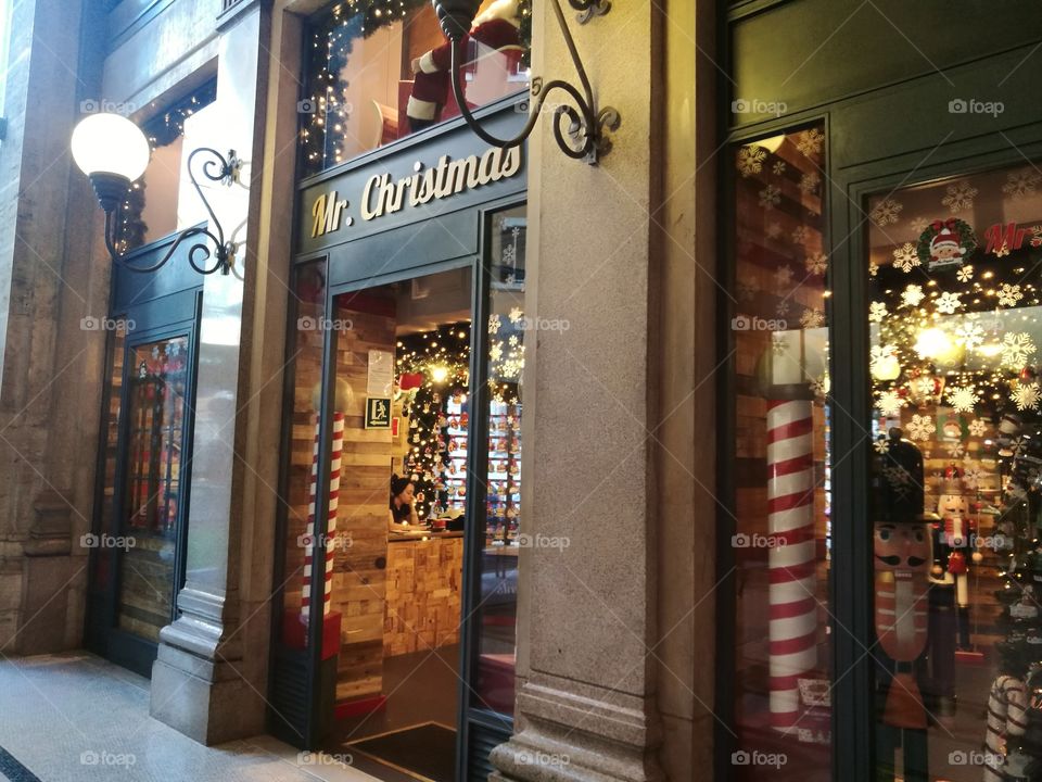 Christmas shop in Rome