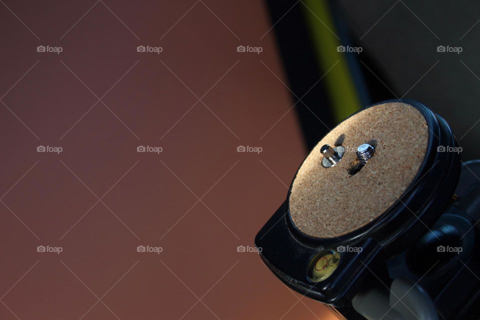 round tripod plate covered with cork