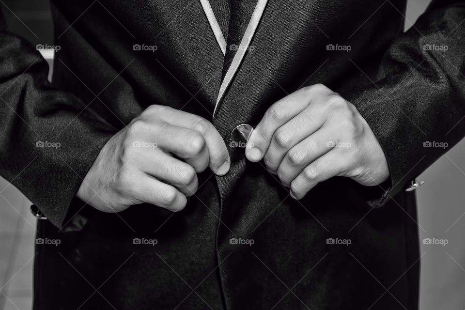 Groom getting ready to wedding