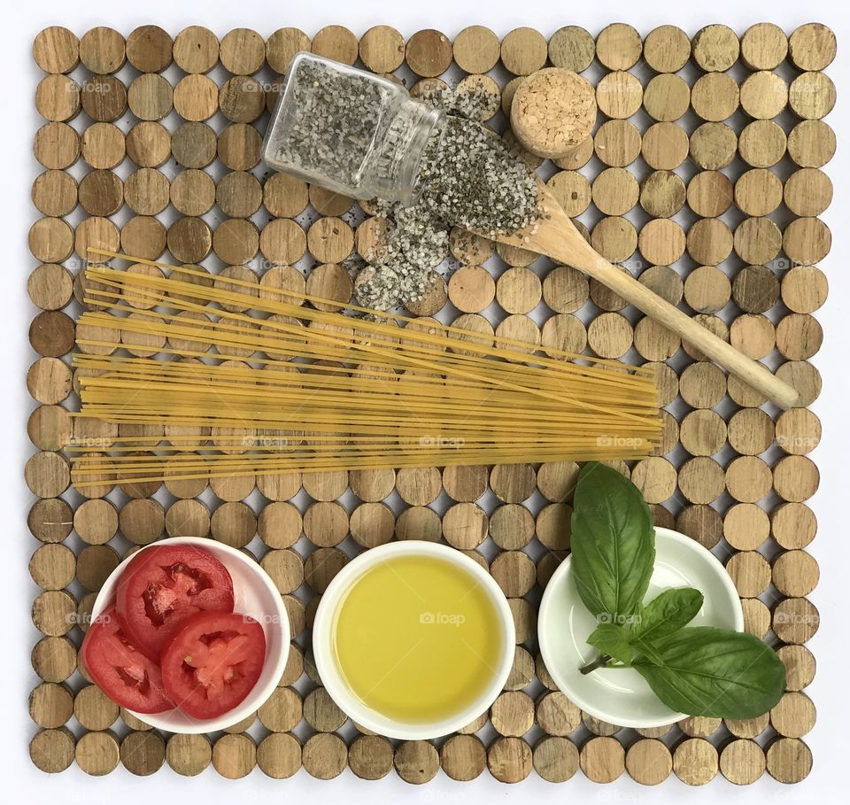 Pasta With Fresh Tomatoes & Basil 