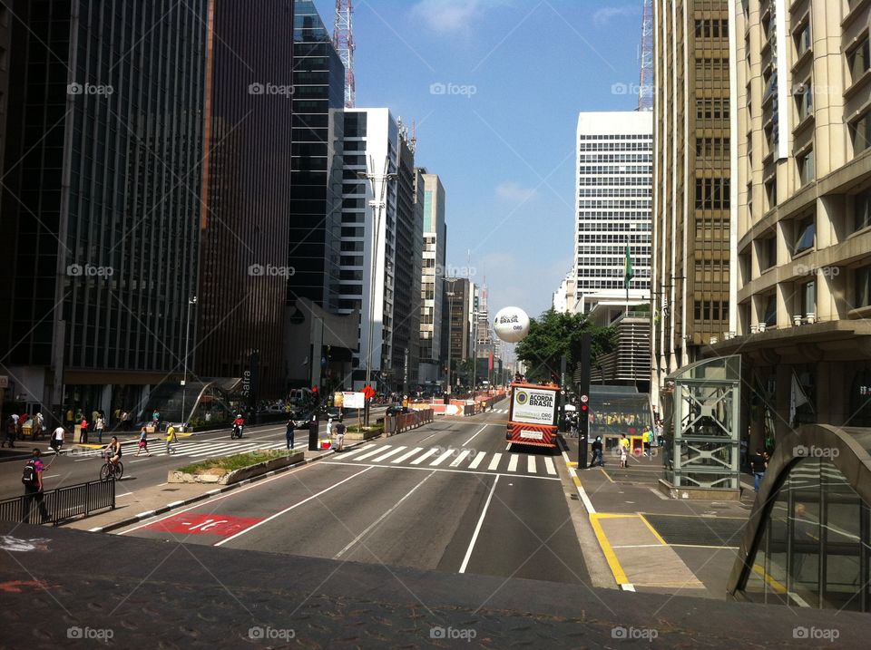 Paulista Avenue, sunday morning