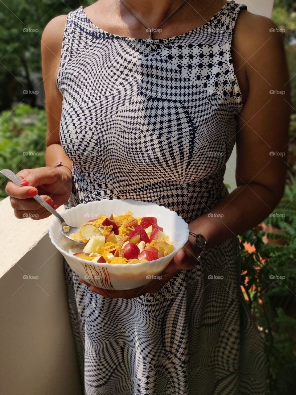 a healthy way to kick start your day with a nutritious, delicious and crunchy bowl of cornflakes with fresh fruits