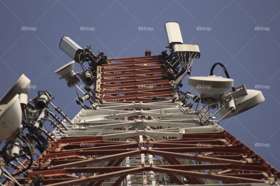 Radio wave transmitter tower