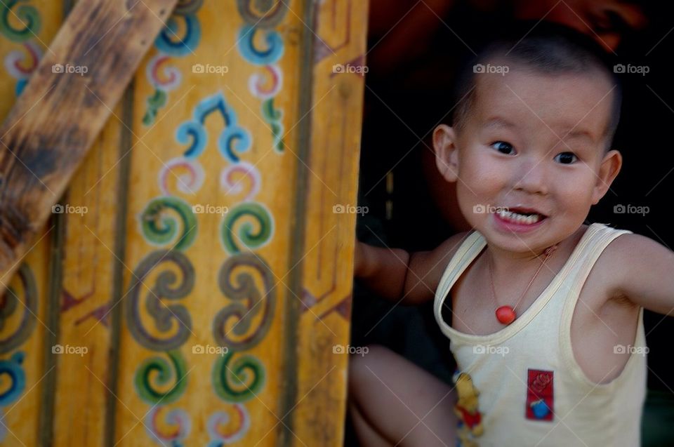 happy boy game play by anetteaventyr