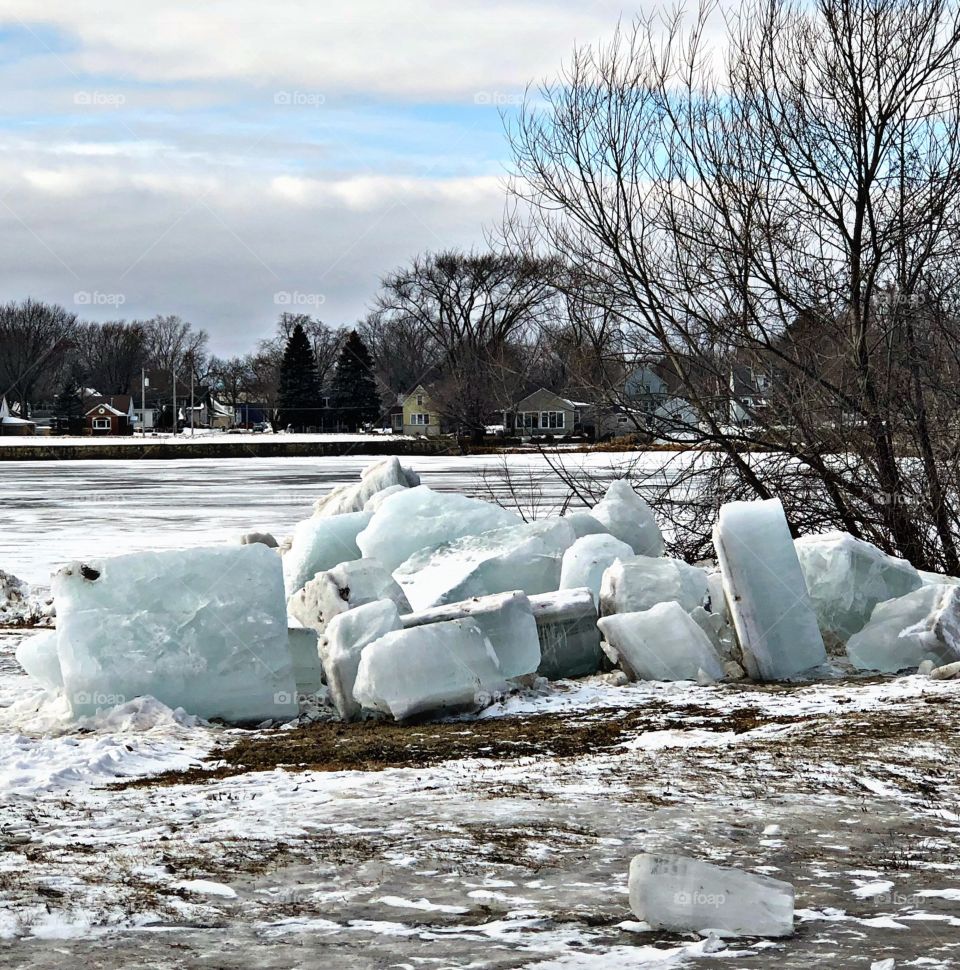 Blocks of ice 