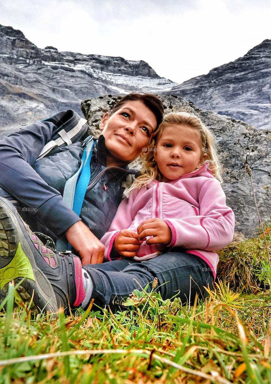 mom and daughter