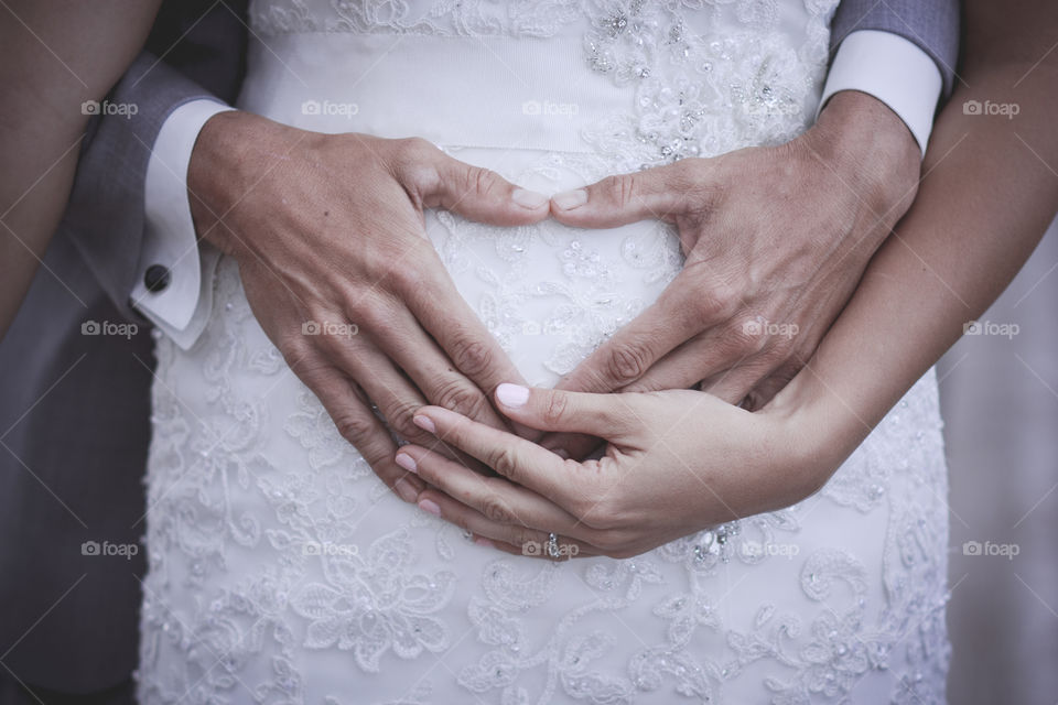 This beautiful bride decided to get married while on a vacation to visit family. Planned in 2 days only, the wedding was absolutely perfect. These 2 amazing people are also expecting a beautiful baby. 