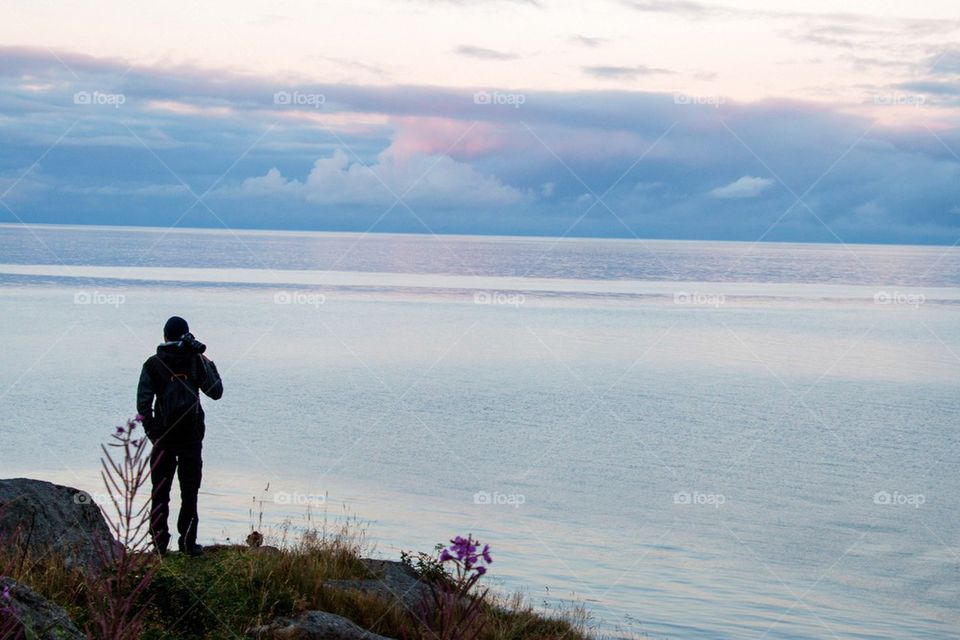 Man hiking the lofoten islands 