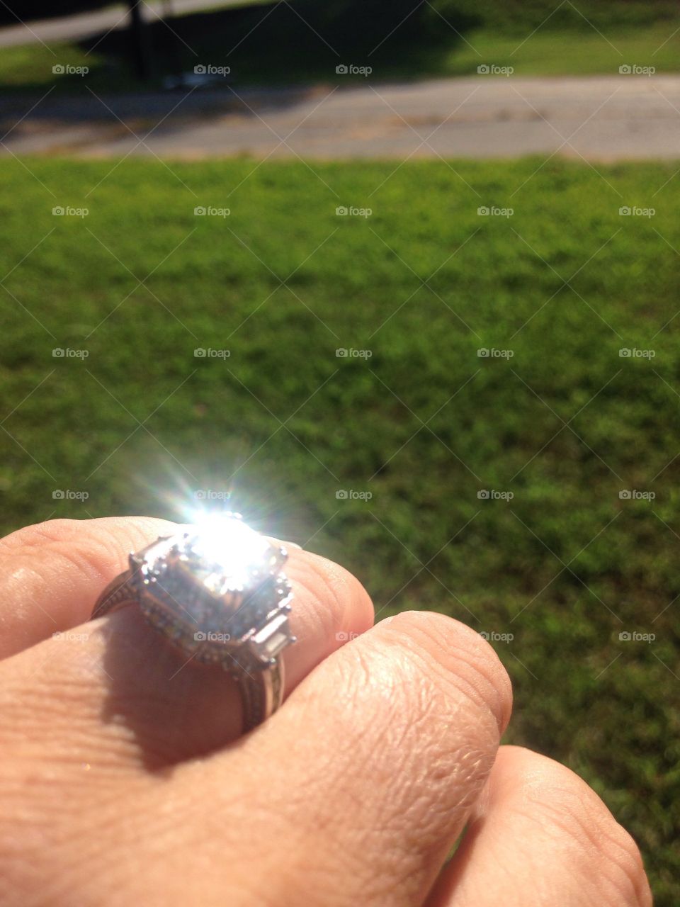 Light play on ring