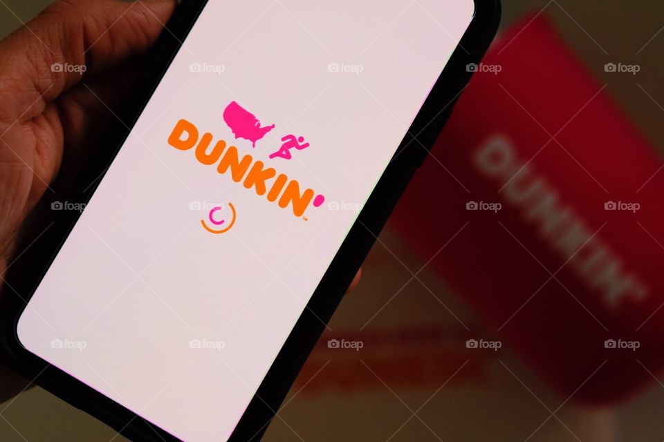 Dunkin’ Donuts App, Ordering Dunkin’ Donuts, Ordering Coffee, Ordering Food On A Phone, Dunkin’ Donuts Take Out, Dunkin’ Donuts Order, Ordering Dunkin’ Donuts On Your Phone, Morning Routines, Morning Coffee Routine 
