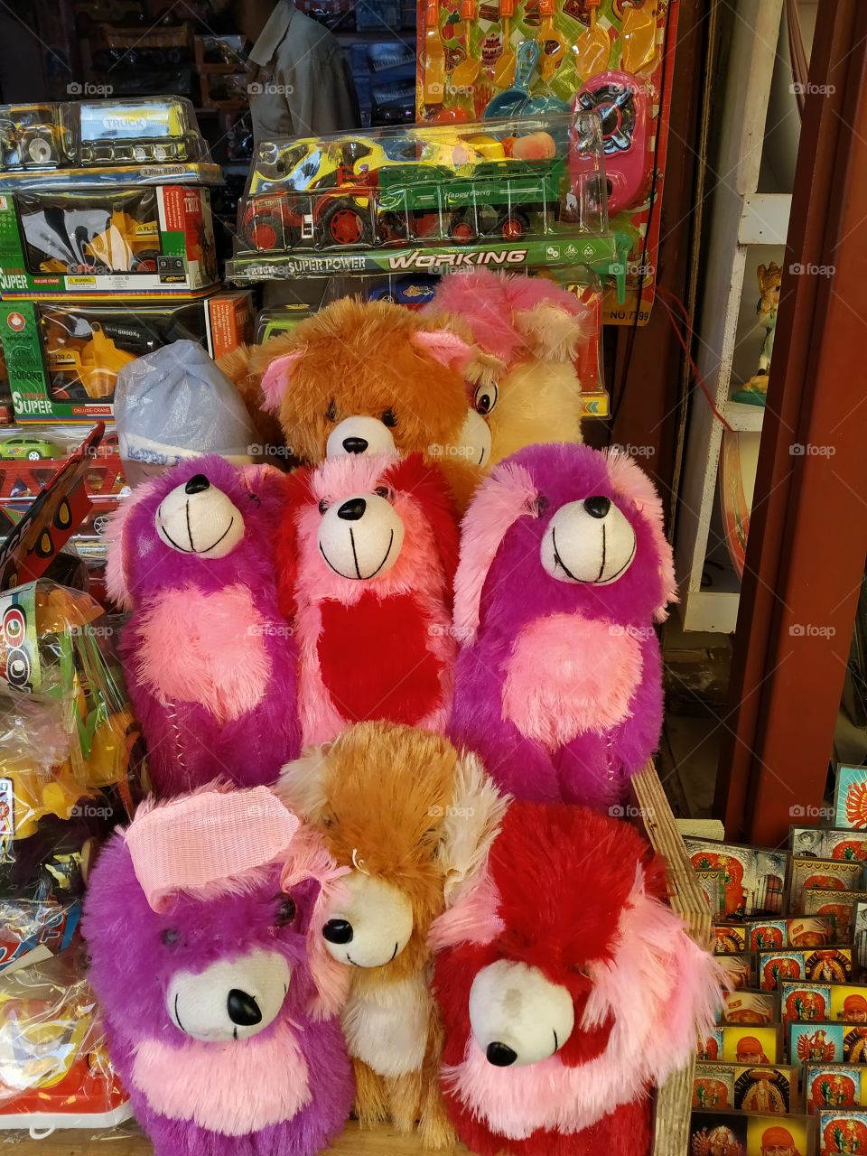 teddy toys beautiful color attract to children.