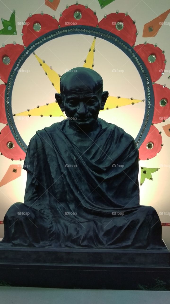 statue of gandhi bapu