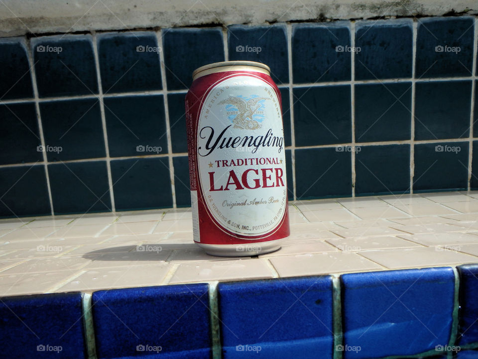 Ft Lauderdale resort poolside beer