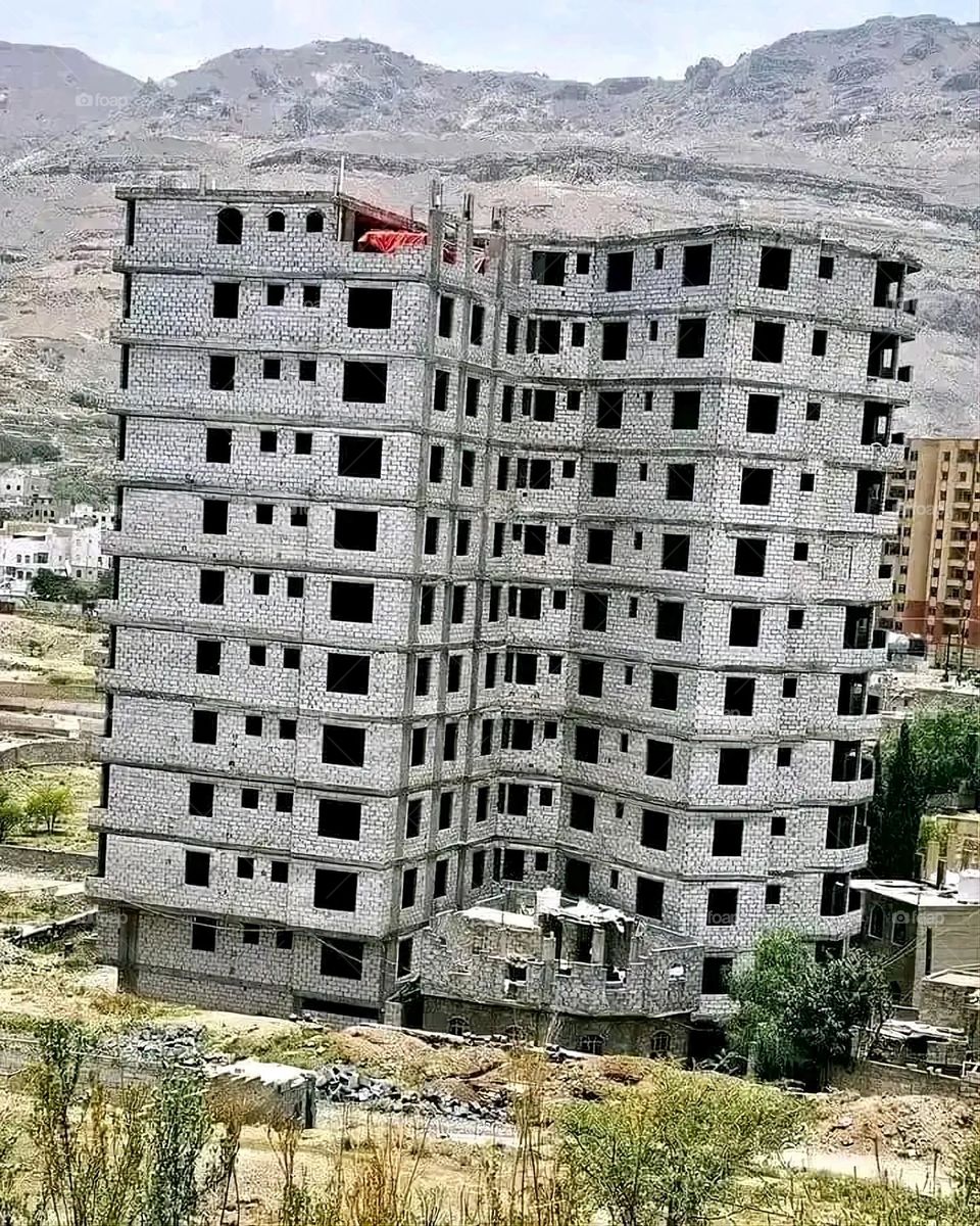 A very beautiful picture, and there is no better picture than it. There is no better picture of green herbs and colorful, red and white roses than it. Glory be to God, the natural and picturesque view, and there is no more