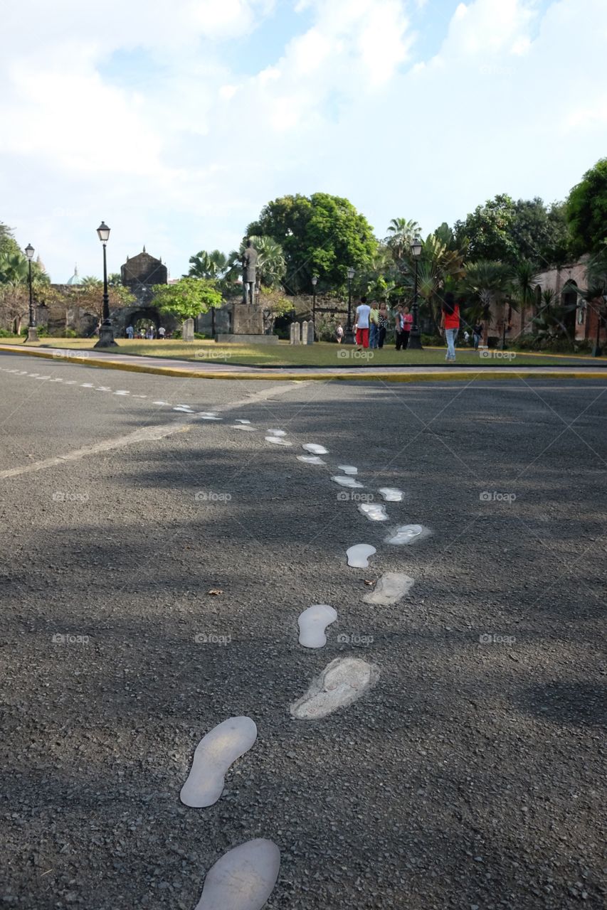 Footsteps on the ground 