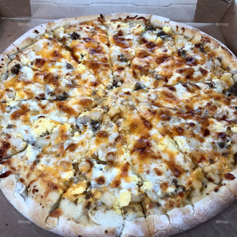 Breakfast pizza