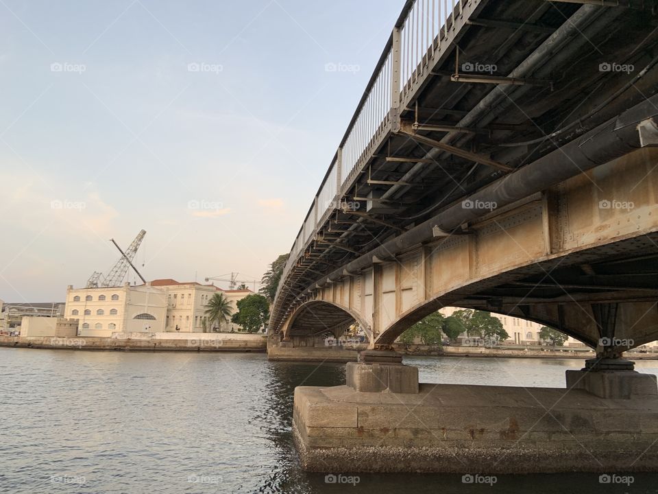 Details of bridge near pier . 