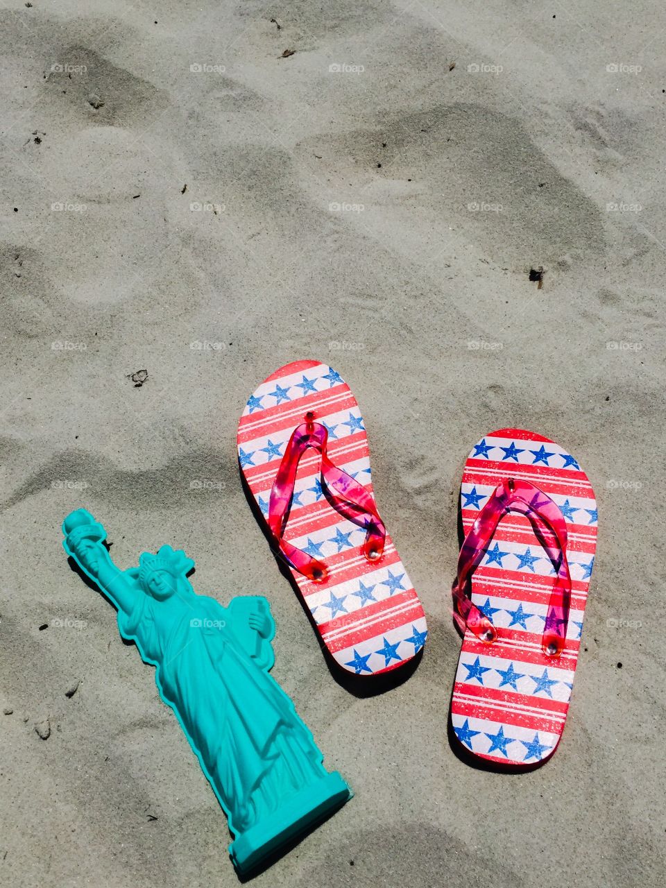 Flip flops. Patriotic beach scene