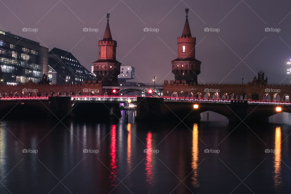 Warschauerbrücke Berlin Nacht