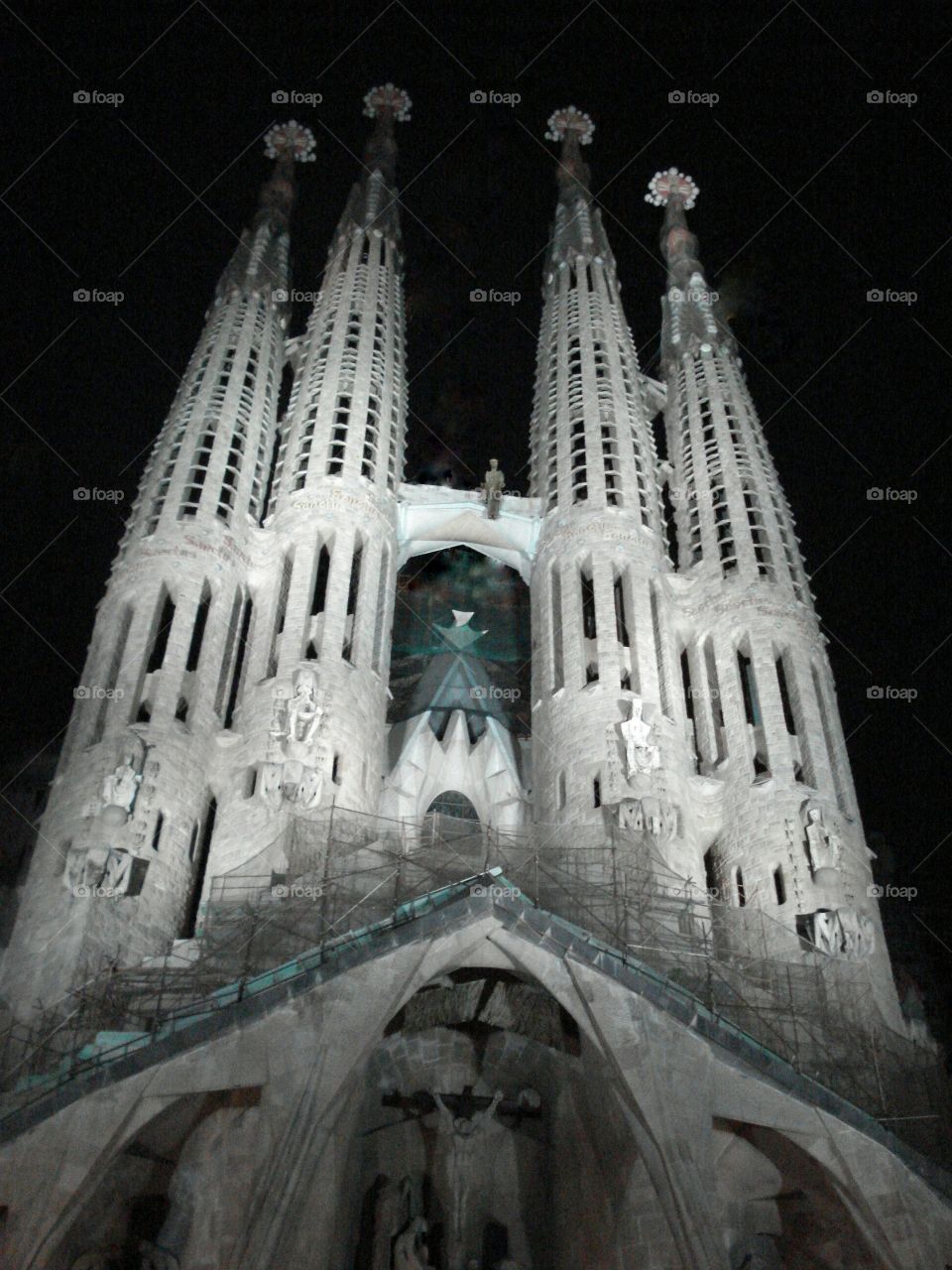 La Sagrada Familia at night