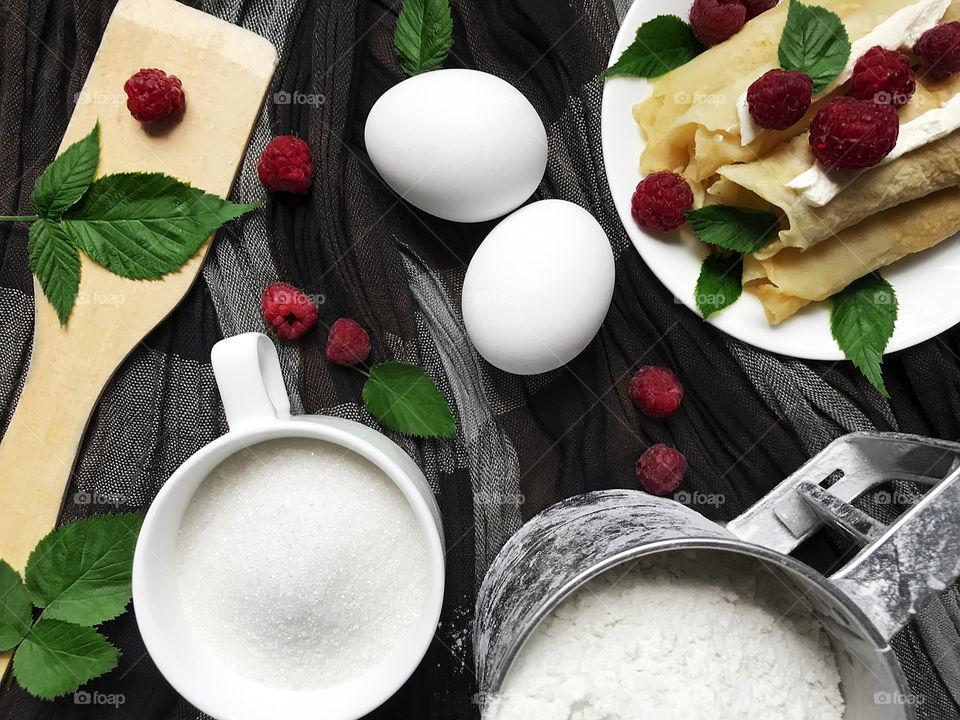 Pancakes with raspberries 