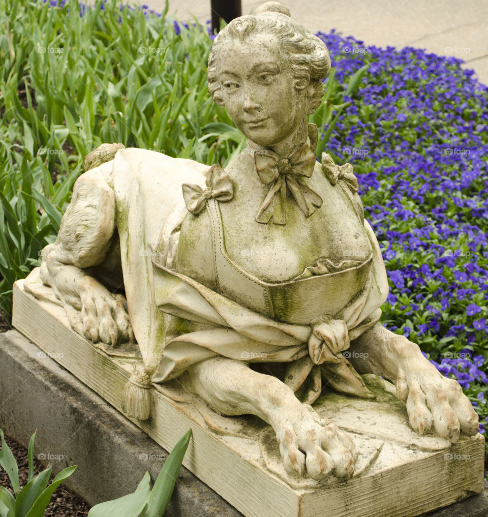 statue . weird statue