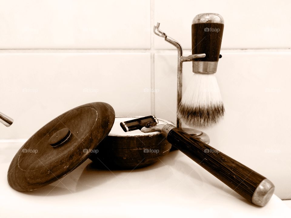 Shaving set with solid soap
