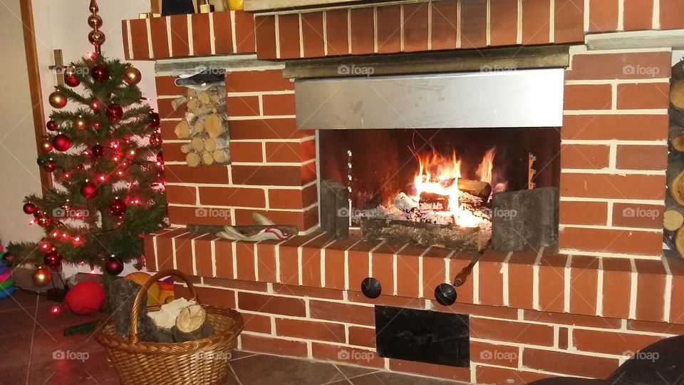 christhmas fireplace bbq