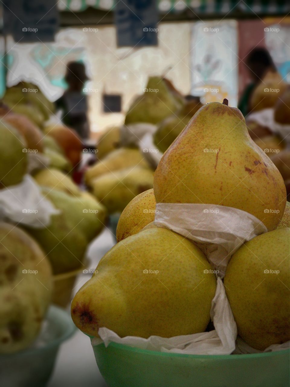 Pears on market stall