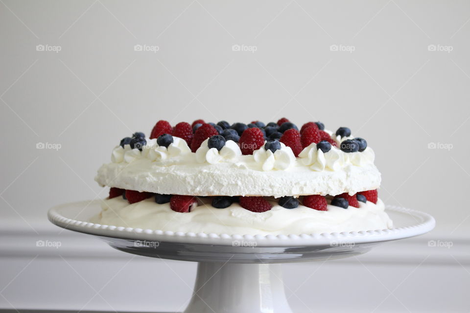 Berry Pavlova Cake