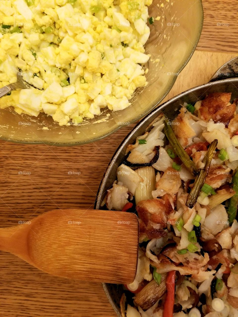 Fried vegetables with egg salad