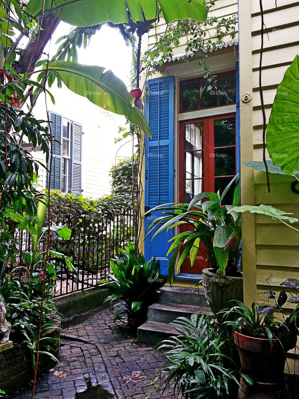 New Orleans French Quarter courtyard 